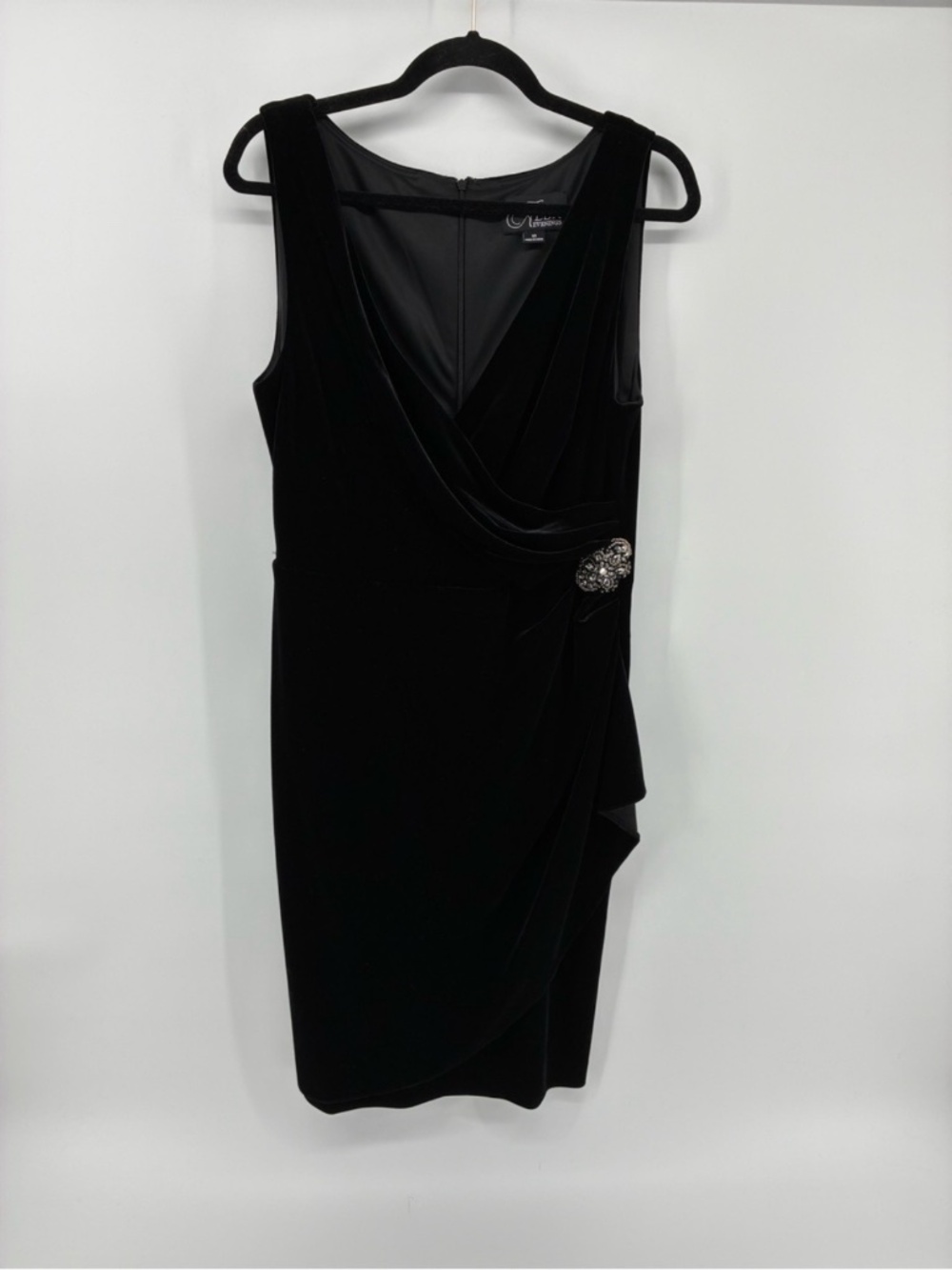 Alex Evenings Sleeveless Velvet Mini Dress Runched Side Jewel Brooch Accent